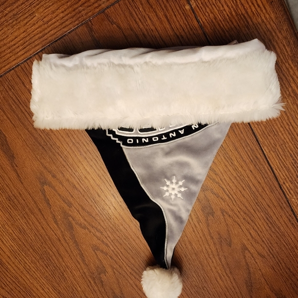 San Antonio Spurs Christmas Stocking Hat - Picture 3 of 9